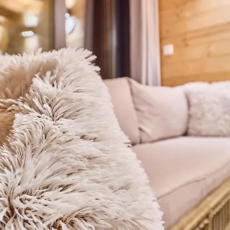 Luxe Timber & Yoga Loft By Interhome * Mladé Buky