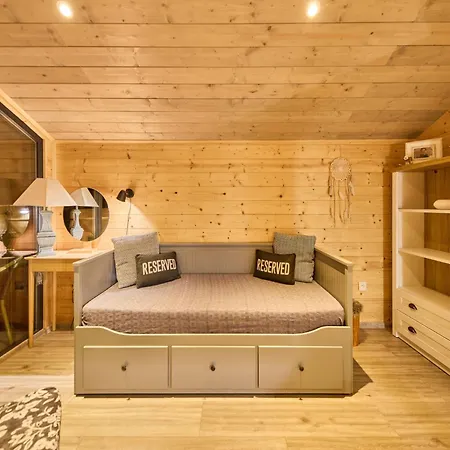 Luxe Timber & Yoga Loft By Interhome *