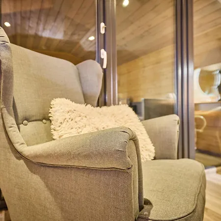 Luxe Timber & Yoga Loft By Interhome * Mladé Buky