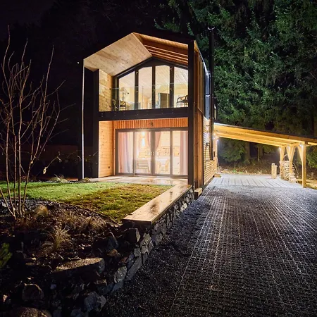 Luxe Timber & Yoga Loft By Interhome *